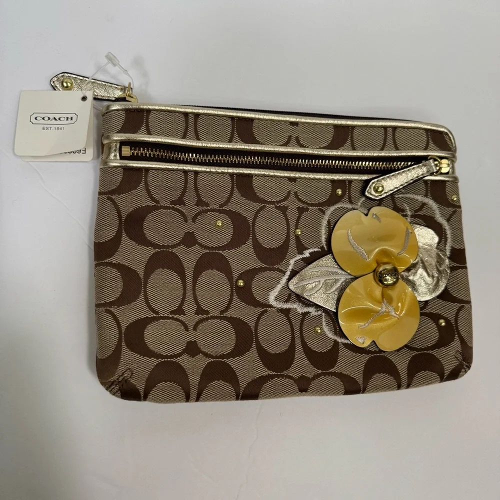 COACH NWT Wristlet Clutch Purse Tablet Protector Flower Appliqué Gold Yellow Tan - Picture 16 of 16
